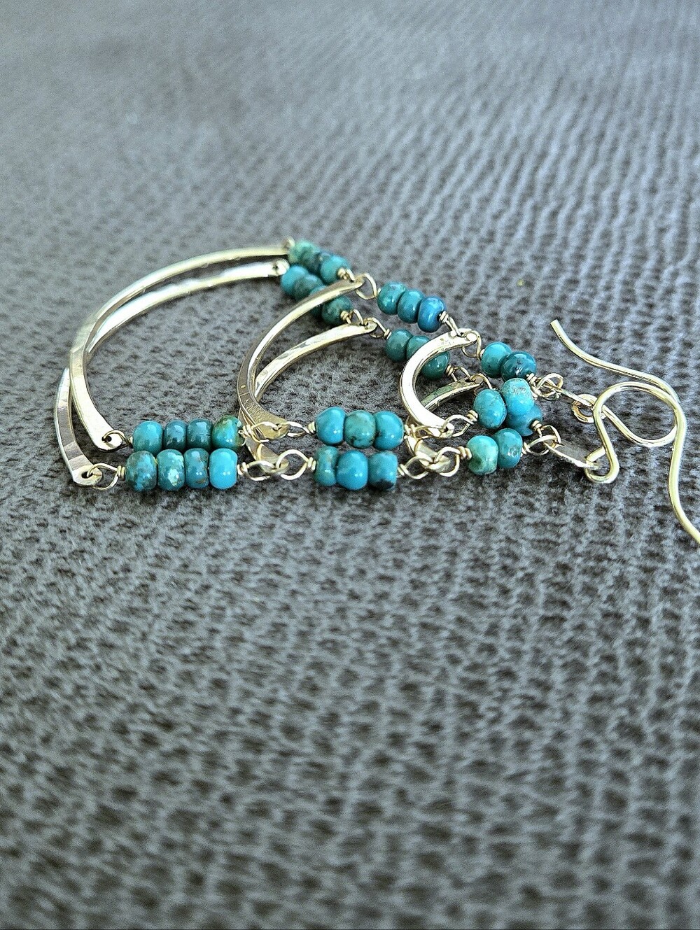 Three3️⃣ Tier Gold💛 Earrings with Turquoise🩵 Beads - NWOT - Picture 7 of 15